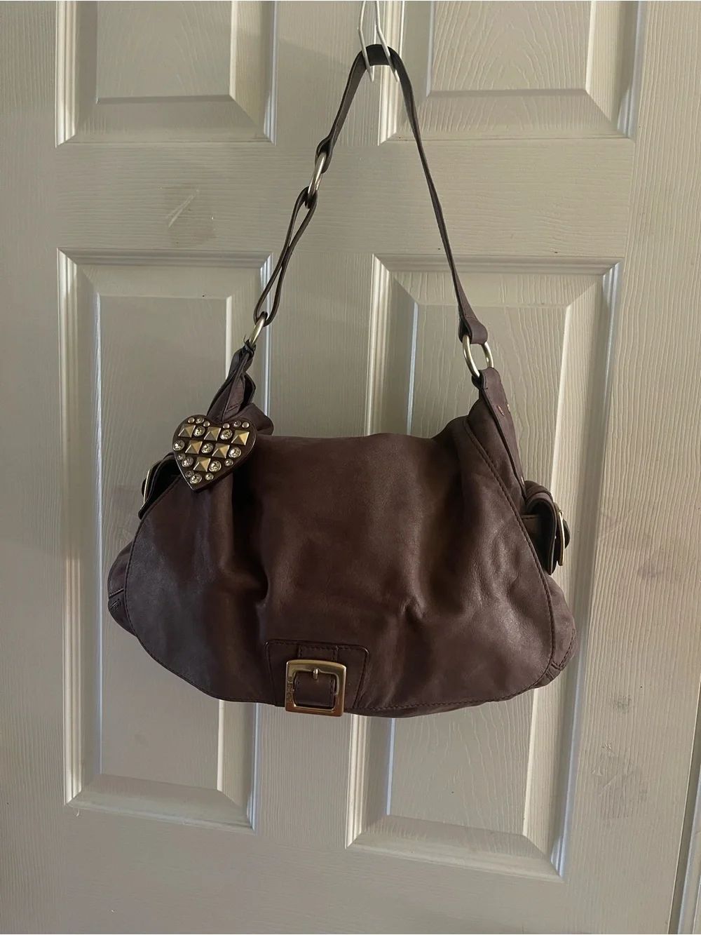 VintageβJuicy Couture met Brown Leather Shoulder Bag with Studded Heart Charm